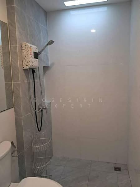 Baan Klang Muang Ladprao 101 Station, Bangkok, Soi Ladprao 101 Yeak 42, Khlong Chan, Bang Kapi, Bangkok, 4 Bedrooms, 130 sqm, Single Detached House For Rent, by Rosesirin Expert, 500371543 - DDproperty.com