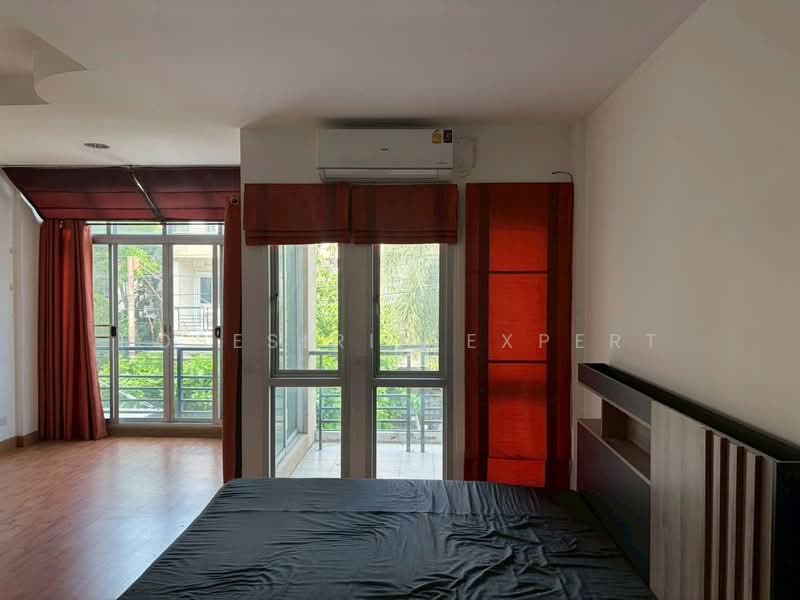 Vista Park Ratchada-Ramindra, Bangkok, Ratchada-Ramintra Road, Ram Inthra, Khan Na Yao, Bangkok, 3 Bedrooms, 200 sqm, Townhouse For Rent, by Rosesirin Expert, 500371551 - DDproperty.com