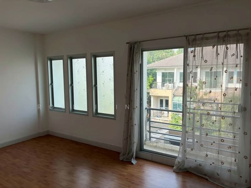 Vista Park Ratchada-Ramindra, Bangkok, Ratchada-Ramintra Road, Ram Inthra, Khan Na Yao, Bangkok, 3 Bedrooms, 200 sqm, Townhouse For Rent, by Rosesirin Expert, 500371551 - DDproperty.com
