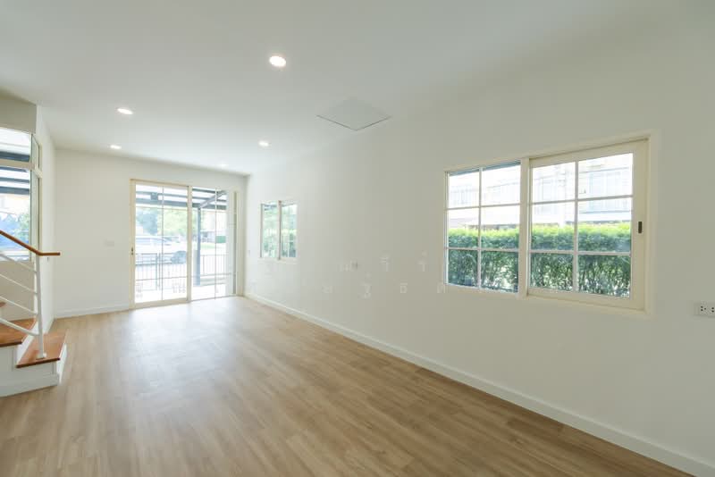 Golden Town Onnut-Pattanakarn, Bangkok, 199 Soi On Nut 65 Yeak 14, Prawet, Bangkok, 4 Bedrooms, 108 sqm, Townhouse For Sale, by Tharnavee Tharnasetthadakul, 500371712 - DDproperty.com