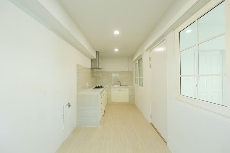 Golden Town Onnut-Pattanakarn, Bangkok, 199 Soi On Nut 65 Yeak 14, Prawet, Bangkok, 4 Bedrooms, 108 sqm, Townhouse For Sale, by Tharnavee Tharnasetthadakul, 500371712 - DDproperty.com