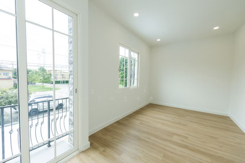 Golden Town Onnut-Pattanakarn, Bangkok, 199 Soi On Nut 65 Yeak 14, Prawet, Bangkok, 4 Bedrooms, 108 sqm, Townhouse For Sale, by Tharnavee Tharnasetthadakul, 500371712 - DDproperty.com