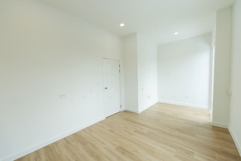 Golden Town Onnut-Pattanakarn, Bangkok, 199 Soi On Nut 65 Yeak 14, Prawet, Bangkok, 4 Bedrooms, 108 sqm, Townhouse For Sale, by Tharnavee Tharnasetthadakul, 500371712 - DDproperty.com