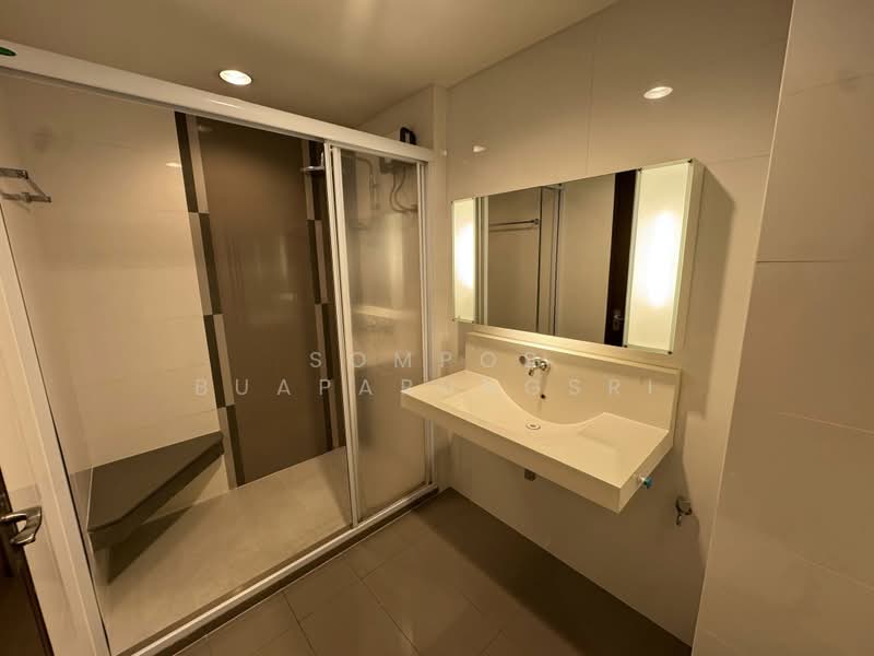 Rhythm Ratchada, Bangkok, 558 Ratchadaphisek Road, Samsen Nok, Huai Khwang, Bangkok, 1 Bedroom, 47 sqm, Condo For Rent, by Sompob Buaparungsri, 500371726 - DDproperty.com