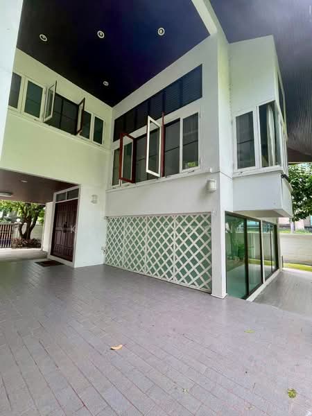 For Rent: Detached House with 4 Parking Spaces in Ruamrudee Area, Near BTS Phloen Chit (SPSSR266), Bangkok, ซอยร่วมฤดี, Lumphini, Pathum Wan, Bangkok, 2 Bedrooms, 220 sqm, Single Detached House For Rent, by Khun Poon, 500371844 - DDproperty.com