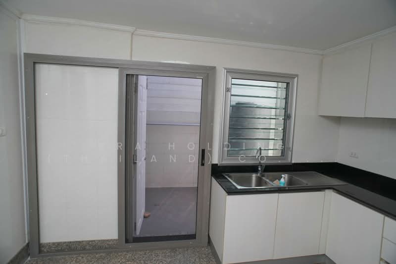 Baan Klang Muang The Royal Monaco Srinakarin-Pattanakarn, Bangkok, Rama 9 Road, Soi 43, Suan Luang, Bangkok, 3 Bedrooms, 180 sqm, Townhouse For Sale, by ERA Holding (Thailand) Co., Ltd., 500371871 - DDproperty.com
