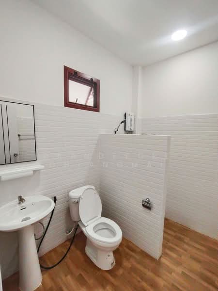 A house for rent near Vachiralai School, Chiang Mai Rental Price: 10,000 THB / month No.15H877, Chiang Mai, Nong Phaeng, Saraphi, Chiang Mai, 2 Bedrooms, 100 sqm, Single Detached House For Rent, by Baandeedee Chiangmai, 500371879 - DDproperty.com