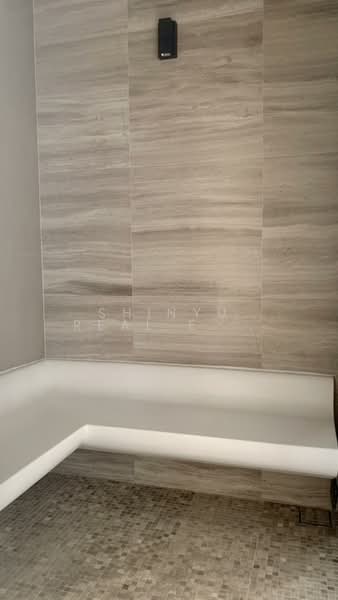 Circle Sukhumvit 31, Bangkok, Soi Sukhumvit 31, Khlong Tan Nua, Watthana, Bangkok, 2 Bedrooms, 70 sqm, Condo For Sale, by Shinyu Real Estate, 500371892 - DDproperty.com