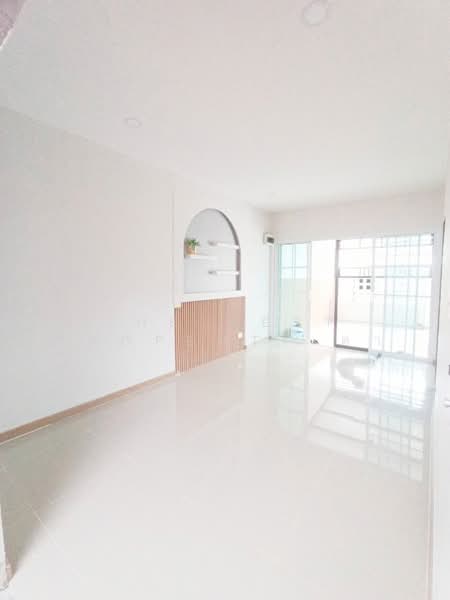 การเคหะบ้านโพธิ์ ฉะเชิงเทรา, Chachoengsao, Lat Khwang, Ban Pho, Chachoengsao, 1 Bedroom, 100 sqm, Townhouse For Sale, by The Best Property ตา, 500371907 - DDproperty.com
