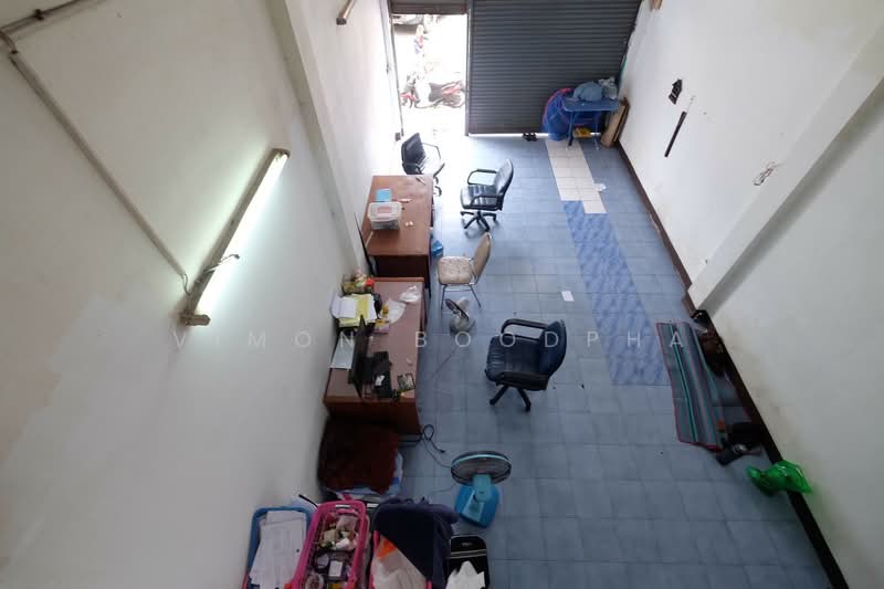 ตึกแถว 3.5 ชั้น ตรงข้ามบิ๊กซี ปทุมธานี, Pathum Thani, Ban Zhang, Muang Pathum Thani, Pathum Thani, , 200 sqm, Shophouse For Sale, by Vimon Boodpha, 500371947 - DDproperty.com
