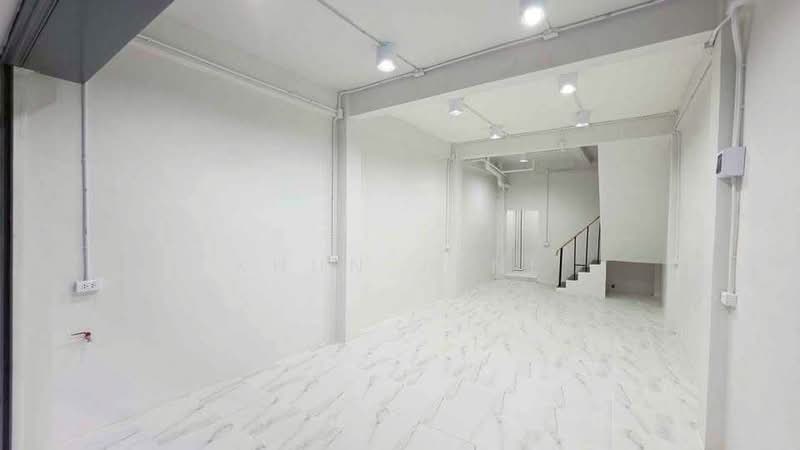 Commercial Building for Rent Near BTS Saint Louis – 600 m (SPSJP437), Bangkok, ซอย สาทร 11, Yan Nawa, Sathon, Bangkok, , 180 sqm, Shophouse For Rent, by Khun Jane, 500371950 - DDproperty.com