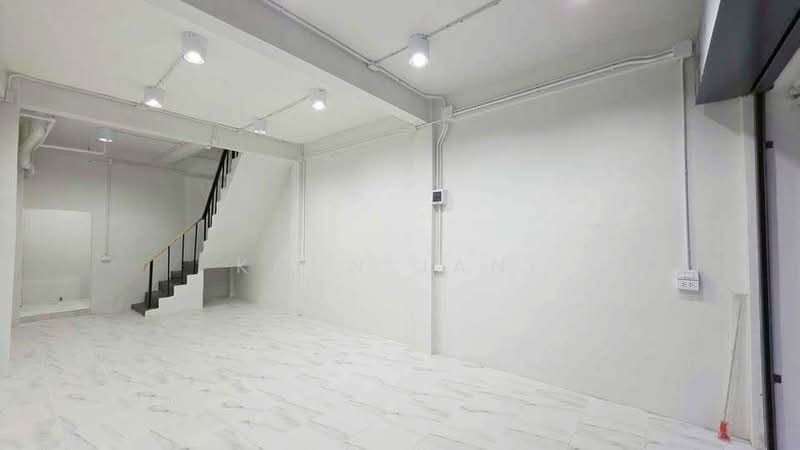 Commercial Building for Rent Near BTS Saint Louis – 600 m (SPSJP437), Bangkok, ซอย สาทร 11, Yan Nawa, Sathon, Bangkok, , 180 sqm, Shophouse For Rent, by Khun Jane, 500371950 - DDproperty.com