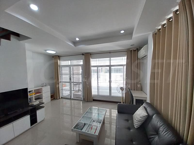 Floraville Srinakarin-Theparak, Samut Prakan, Srinakarin Road, Bang Mueng, Muang Samut Prakarn, Samut Prakan, 3 Bedrooms, 200 sqm, Townhouse For Sale, by จิณณ์กระวี เตชะไชยนันท์, 500371969 - DDproperty.com