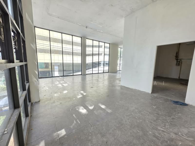 For Rent: Asok Main Road Ideal for Restaurant Cafe, Bangkok, Khlongtoei Nua, Watthana, Bangkok, , 95 sqm, Retail Space For Rent, by Chutinun Mungmai, 500371974 - DDproperty.com