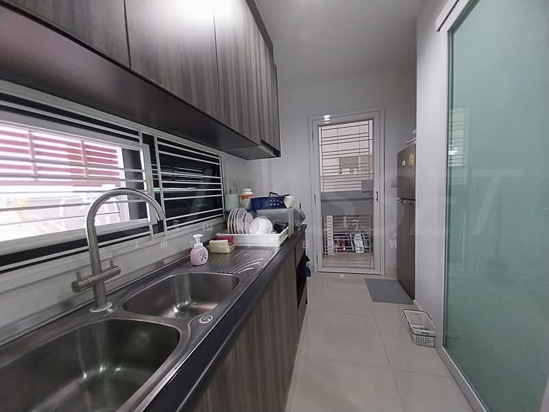 Britania Srinakarin, Samut Prakan, Namdang-Bangplee Road, Bang Kaeo, Bang Plee, Samut Prakan, 3 Bedrooms, 220 sqm, Single Detached House For Sale, by จิณณ์กระวี เตชะไชยนันท์, 500371987 - DDproperty.com