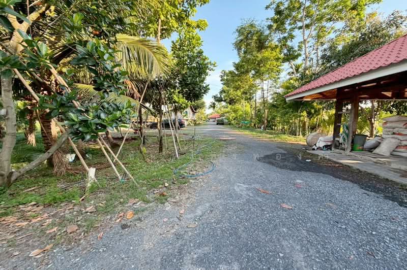 ขายที่ดินถมแล้ว พร้อมสิ่งปลูกสร้าง บ้านสวน 5 ไร่ ถนนรังสิต-นครนายก คลอง 8 หนองเสือ ปทุมธานี, Pathum Thani, ถนนรังสิต-นครนายก คลอง 8 หนองเสือ, Lam Phak Kut, Thanyaburi, Pathum Thani, , 8,000 sqm, Land For Sale, by สง่าชัย ไทรทองคำ, 500372002 - DDproperty.com