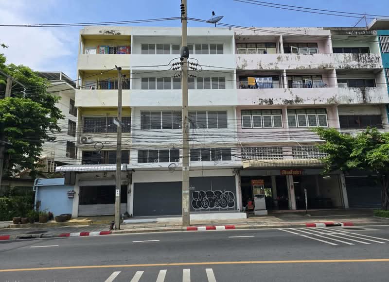 Renovated Commercial Building next to SC Park Hotel for RENT, Bangkok, Phlapphla, Wang Thonglang, Bangkok, Studio, 500 sqm, Townhouse For Rent, by คุณริช, 500372181 - DDproperty.com