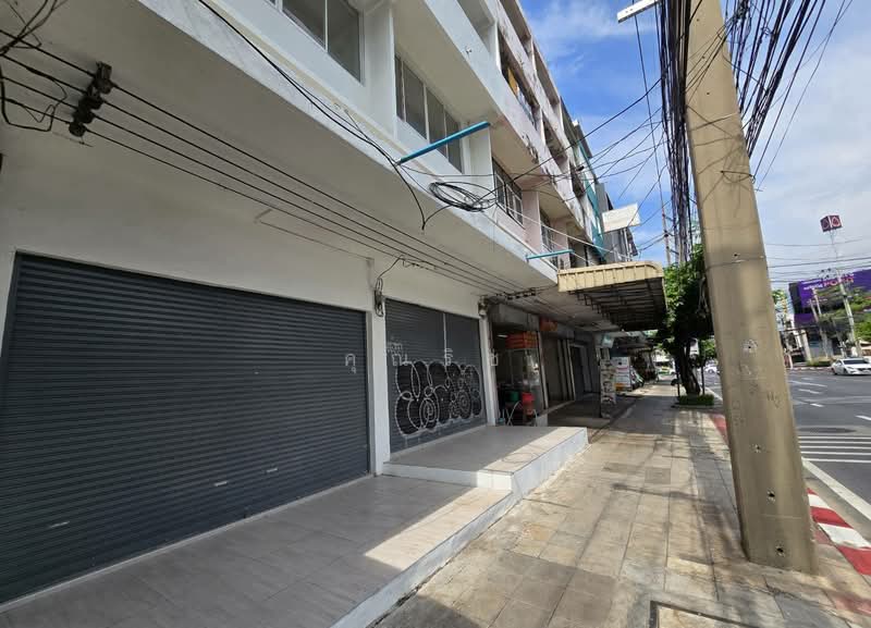 Renovated Commercial Building next to SC Park Hotel for RENT, Bangkok, Phlapphla, Wang Thonglang, Bangkok, Studio, 500 sqm, Townhouse For Rent, by คุณริช, 500372181 - DDproperty.com