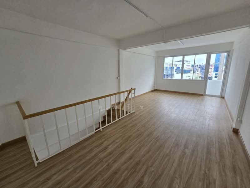 Renovated Commercial Building next to SC Park Hotel for RENT, Bangkok, Phlapphla, Wang Thonglang, Bangkok, Studio, 500 sqm, Townhouse For Rent, by คุณริช, 500372181 - DDproperty.com