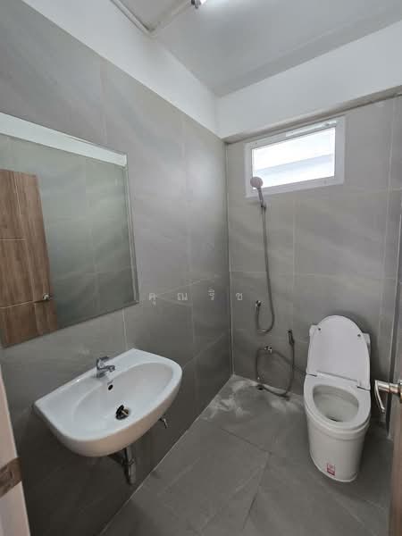 Renovated Commercial Building next to SC Park Hotel for RENT, Bangkok, Phlapphla, Wang Thonglang, Bangkok, Studio, 500 sqm, Townhouse For Rent, by คุณริช, 500372181 - DDproperty.com