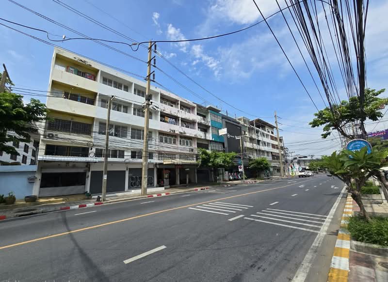 Renovated Commercial Building next to SC Park Hotel for RENT, Bangkok, Phlapphla, Wang Thonglang, Bangkok, Studio, 500 sqm, Townhouse For Rent, by คุณริช, 500372181 - DDproperty.com
