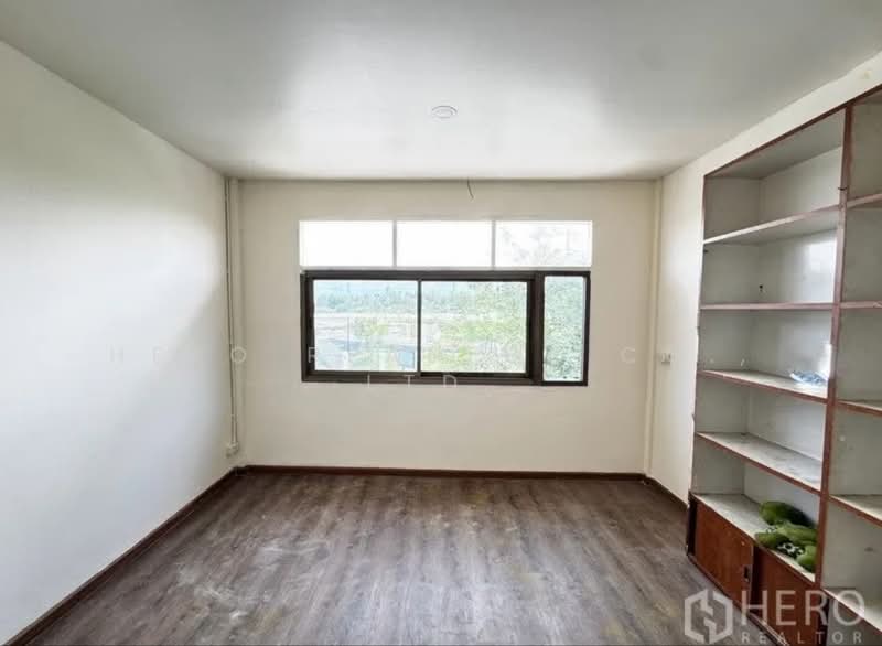 For Rent Shophouse 300 sq.m. in Si Yaek Maha Nak, Dusit, Bangkok HRE00963, Bangkok, Si Yaek Mahanak, Dusit, Bangkok, , 300 sqm, Shophouse For Rent, by Hero Realtor Co., Ltd., 500372183 - DDproperty.com