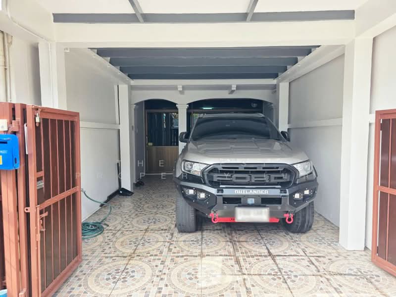 ทาวน์เฮ้าส์ลาดพร้าว กรุงเทพมหานคร, Bangkok, Chorake Bua, Lat Phrao, Bangkok, 2 Bedrooms, 160 sqm, Townhouse For Sale, by The Best Property เนก, 500372238 - DDproperty.com