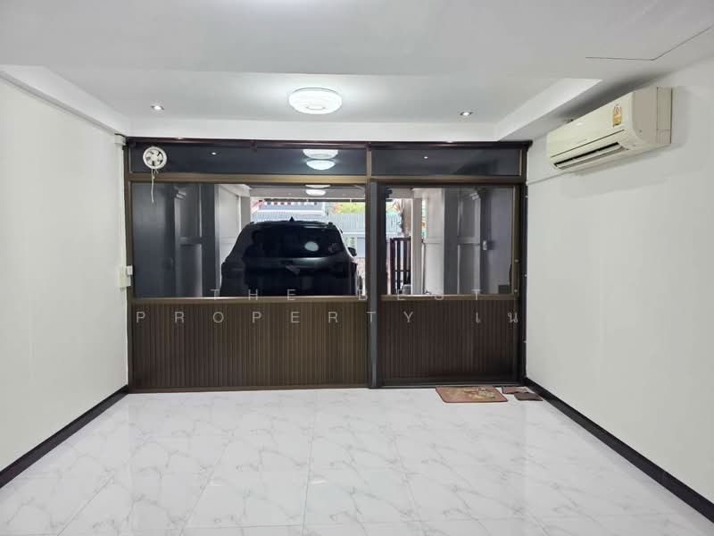 ทาวน์เฮ้าส์ลาดพร้าว กรุงเทพมหานคร, Bangkok, Chorake Bua, Lat Phrao, Bangkok, 2 Bedrooms, 160 sqm, Townhouse For Sale, by The Best Property เนก, 500372238 - DDproperty.com