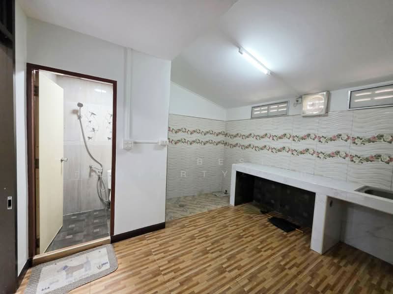 ทาวน์เฮ้าส์ลาดพร้าว กรุงเทพมหานคร, Bangkok, Chorake Bua, Lat Phrao, Bangkok, 2 Bedrooms, 160 sqm, Townhouse For Sale, by The Best Property เนก, 500372238 - DDproperty.com