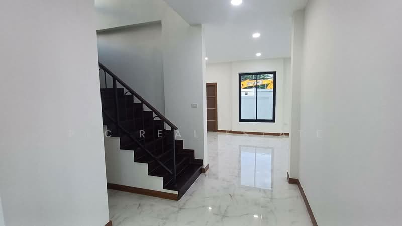 Modern 3-Bedroom Detached House in Huay Yai for Sale, Chon Buri (Pattaya), Bang Lamung, Bang Lamung (Pattaya), Chon Buri (Pattaya), 3 Bedrooms, 230 sqm, Single Detached House For Sale, by PLC Real Estate, 500372271 - DDproperty.com