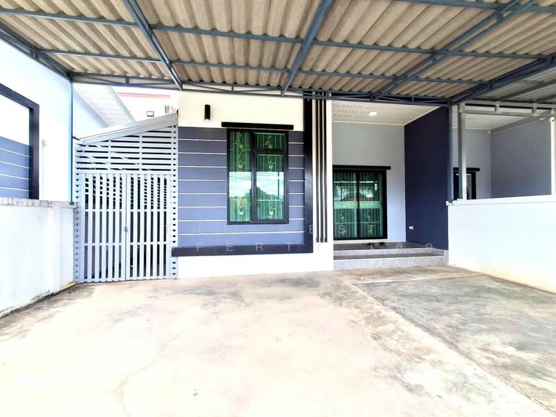 บ้านแฝดท่าอิฐ อุตรดิตถ์, Uttaradit, Tha It, Muang Uttaradit, Uttaradit, 2 Bedrooms, 150 sqm, Semi-Detached House (Twin House) For Sale, by The Best Property เล็ก, 500372287 - DDproperty.com