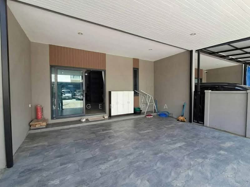 Baan Klang Muang Ladprao 101 Station, Bangkok, Soi Ladprao 101 Yeak 42, Khlong Chan, Bang Kapi, Bangkok, 4 Bedrooms, 104 sqm, Single Detached House For Rent, by Agent Pla, 500372298 - DDproperty.com