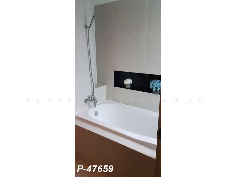 Tree Condo Ekamai, Bangkok, Soi Samanand, Rama 4 Road, Phra Kanong, Khlong Toei, Bangkok, 2 Bedrooms, 88 sqm, Condo For Rent, by Susira Prueksawun, 500372329 - DDproperty.com
