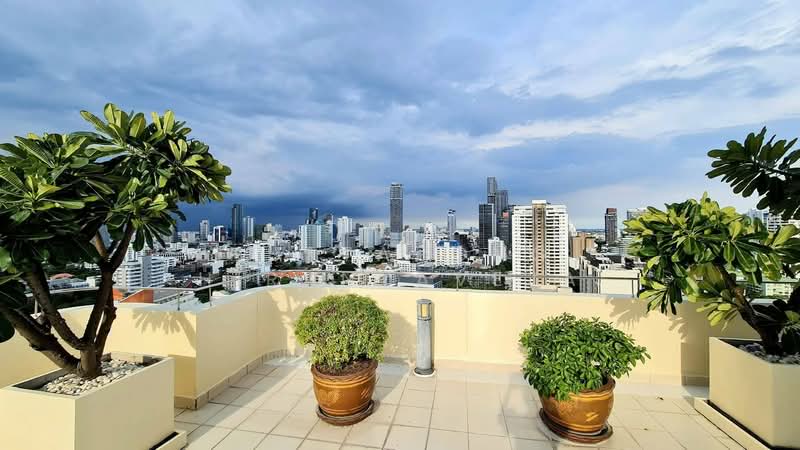 Piyathip Place, Bangkok, 24 Soi Prommitr, Khlong Tan Nua, Watthana, Bangkok, 4 Bedrooms, 800 sqm, Condo For Rent, by Nuttapong Hiranyaveja, 500372343 - DDproperty.com
