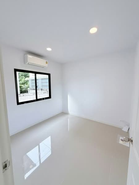 Modi Villa New Ratchaphruek Road, Pathum Thani, Bang Dua, Muang Pathum Thani, Pathum Thani, 4 Bedrooms, 164 sqm, Single Detached House For Sale, by HOME Real Estate Service, 500372350 - DDproperty.com