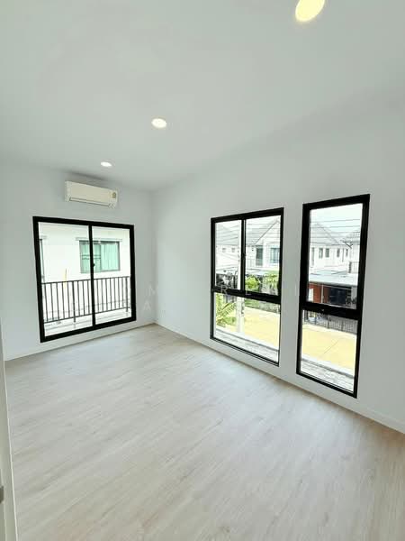 Modi Villa New Ratchaphruek Road, Pathum Thani, Bang Dua, Muang Pathum Thani, Pathum Thani, 4 Bedrooms, 164 sqm, Single Detached House For Sale, by HOME Real Estate Service, 500372350 - DDproperty.com