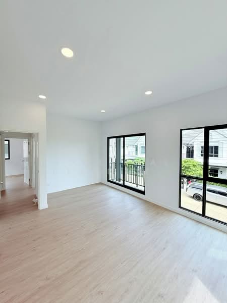 Modi Villa New Ratchaphruek Road, Pathum Thani, Bang Dua, Muang Pathum Thani, Pathum Thani, 4 Bedrooms, 164 sqm, Single Detached House For Sale, by HOME Real Estate Service, 500372350 - DDproperty.com