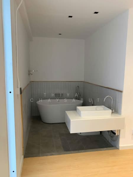 บ้านเดี่ยวรัชดา32 เนื้อที่ 50 ตร.ว. 4ห้องนอน, Bangkok, Huai Khwang, Huai Khwang, Bangkok, 4 Bedrooms, 180 sqm, Single Detached House For Sale, by Thiya​ Chaysabut, 500372382 - DDproperty.com