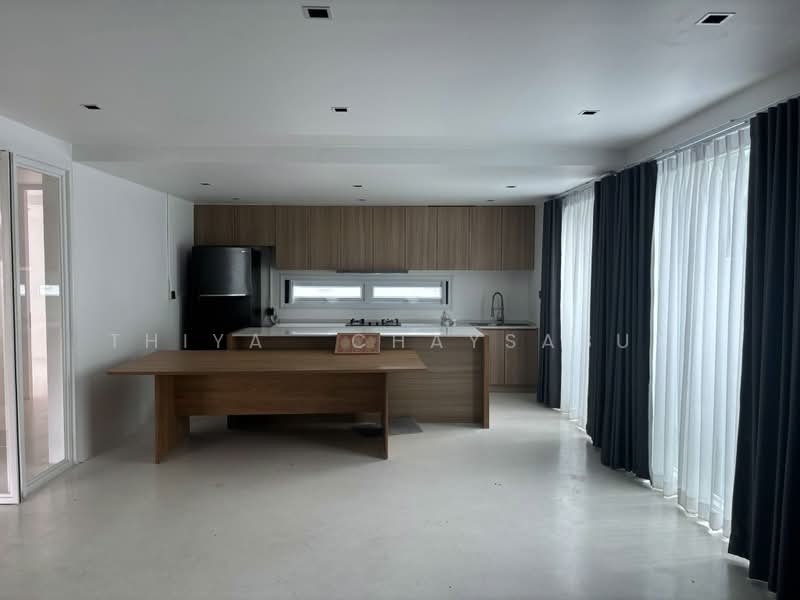 บ้านเดี่ยวรัชดา32 เนื้อที่ 50 ตร.ว. 4ห้องนอน, Bangkok, Huai Khwang, Huai Khwang, Bangkok, 4 Bedrooms, 180 sqm, Single Detached House For Sale, by Thiya​ Chaysabut, 500372382 - DDproperty.com
