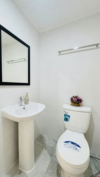 Ratanakorn Village 12 : รัตนากร วิลเลจ 12, Chon Buri (Pattaya), Bang Lamung, Bang Lamung (Pattaya), Chon Buri (Pattaya), 2 Bedrooms, 120 sqm, Townhouse For Sale, by HOME Real Estate Service, 500372409 - DDproperty.com