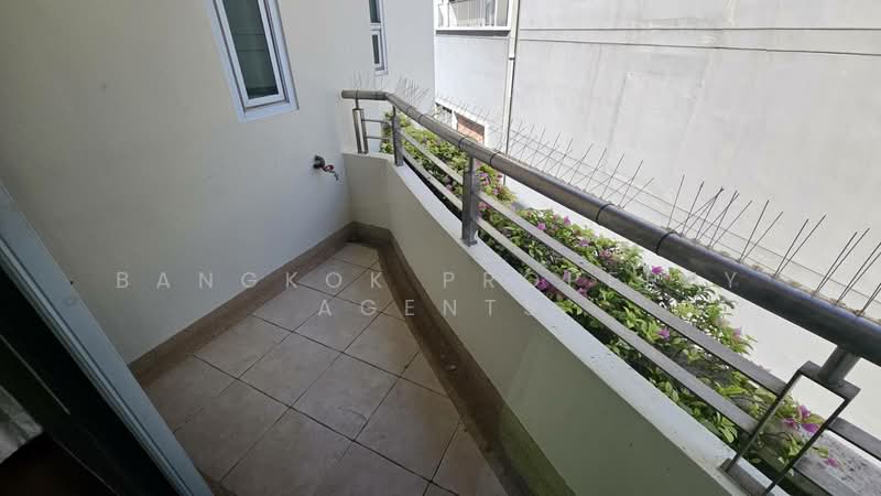 Blossom Ville, Bangkok, Sukhumvit 63 Road, Phra Kanong Nua, Watthana, Bangkok, 3 Bedrooms, 258 sqm, Condo For Rent, by BANGKOK PROPERTY AGENTS, 500372460 - DDproperty.com