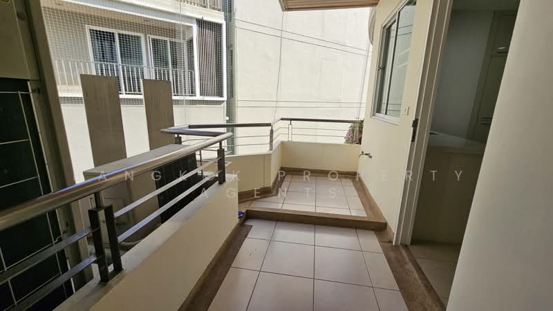 Blossom Ville, Bangkok, Sukhumvit 63 Road, Phra Kanong Nua, Watthana, Bangkok, 3 Bedrooms, 258 sqm, Condo For Rent, by BANGKOK PROPERTY AGENTS, 500372460 - DDproperty.com
