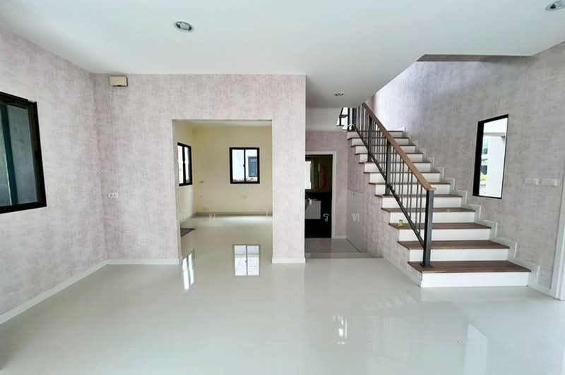 Passorn Romklao-Ramkhamhaeng, Bangkok, Romklao Soi 6/1, Min Buri, Bangkok, 3 Bedrooms, 150 sqm, Single Detached House For Sale, by สง่าชัย ไทรทองคำ, 500372495 - DDproperty.com