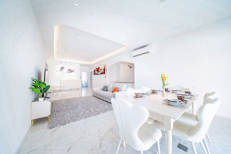 Paradise Villa 1 & 2, Chon Buri (Pattaya), Nong Pru, Bang Lamung (Pattaya), Chon Buri (Pattaya), 5 Bedrooms, 350 sqm, Villa For Sale, by Saimaii Russiphat, 500372532 - DDproperty.com