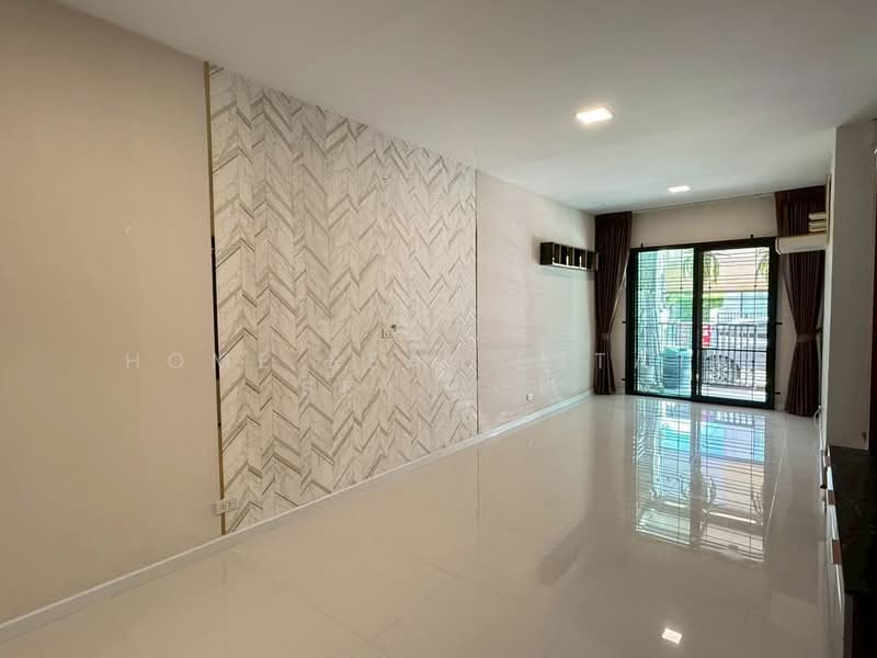The Thamm Ratchaphruek - Sirindhorn, Nonthaburi, Bang Kruai-Chong Tanom Road, Wat Chalo, Bang Kruai, Nonthaburi, 3 Bedrooms, 108 sqm, Townhouse For Sale, by HOME Real Estate Service, 500372544 - DDproperty.com