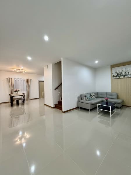 บ้านขาย The First Phuket 3 ห้องนอน 81 ตร.ม. ทำเลรัษฎา ใกล้เมืองภูเก็ต, ภูเก็ต, รัษฎา, เมืองภูเก็ต, ภูเก็ต, 81 ตร.ม., บ้านเดี่ยว ขาย, โดย Fazwaz (Thailand) Co., Ltd., 500372641 - DDproperty.com