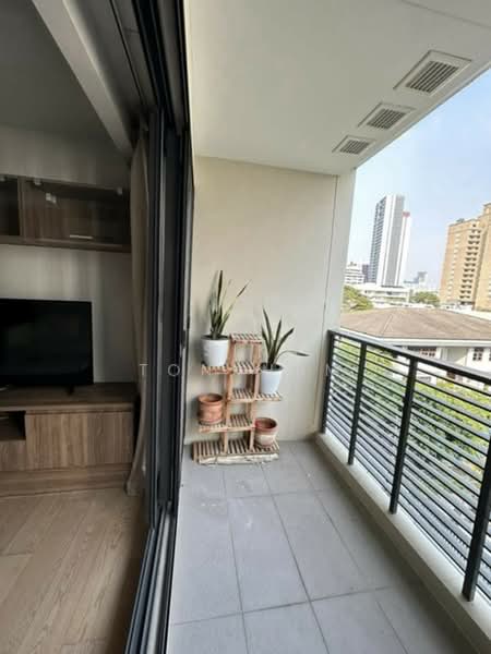 Runesu Thonglor 5, Bangkok, 82 Padi Madi Alley, Khlong Tan Nua, Watthana, Bangkok, 2 Bedrooms, 59 sqm, Condo For Sale, by Isika Tonkham, 500372789 - DDproperty.com