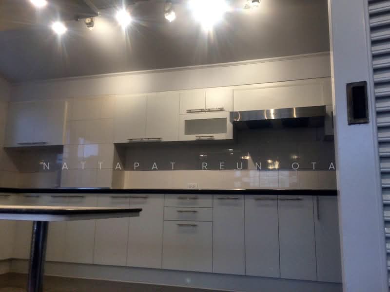 4-BR Townhouse, Bangkok, Khlong Tan Nua, Watthana, Bangkok, 4 Bedrooms, 302 sqm, Townhouse For Sale, by Nattapat Reunyota, 500372801 - DDproperty.com