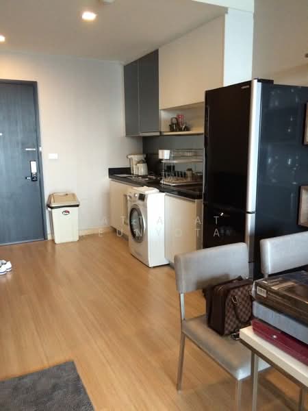 Sky Walk Residences, Bangkok, 1599 Sukhumvit Road, Phra Kanong Nua, Watthana, Bangkok, 2 Bedrooms, 60 sqm, Condo For Sale, by Nattapat Reunyota, 500372853 - DDproperty.com