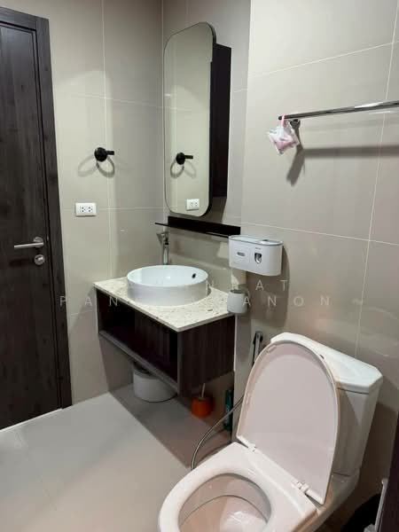 XT Huaikhwang, Bangkok, 244 Ratchadaphisek Road, Huai Khwang, Bangkok, 1 Bedroom, 35 sqm, Condo For Rent, by Pawanrat Panchawanon, 500372960 - DDproperty.com
